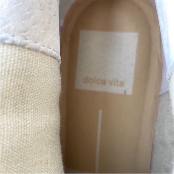 Women’s Dolce Vita Tavin Snakeskin Ankle Boot/Booties.
Size 6.5. Animal print. - Picture 8 of 12